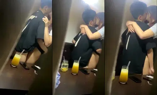 Các cô gái trẻ trung đầy ham muốn, vừa nhấp xong tách cà phê đã vội vàng cởi bỏ hết quần áo và quấn lấy nhau làm tình ngay trong căn phòng.